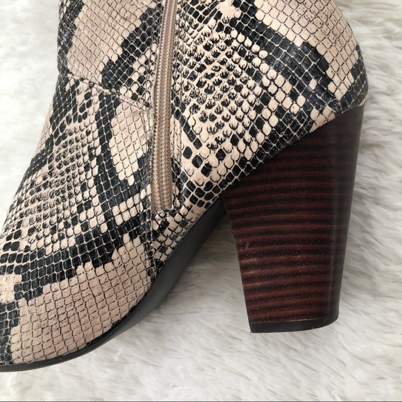 CROWN & IVY • Azalea Snake Skin Animal Pattern Stacked Heel Boots Size 9.5 - Picture 7 of 16